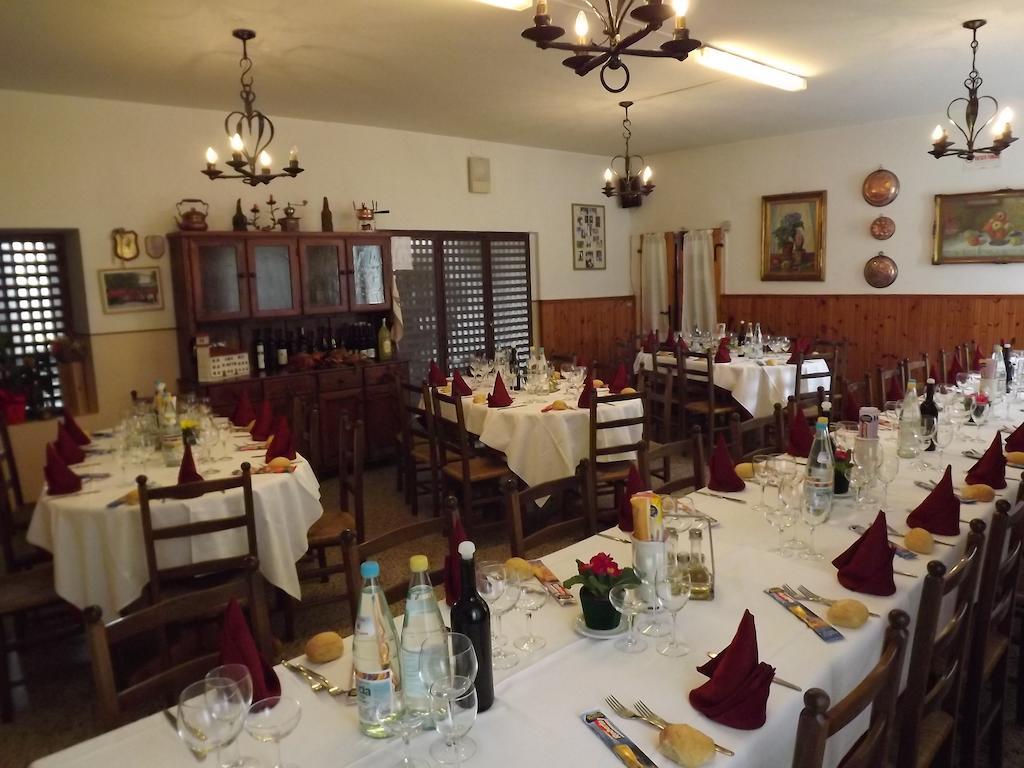 Albergo Ristorante Borghese Montereale Valcellina Kültér fotó